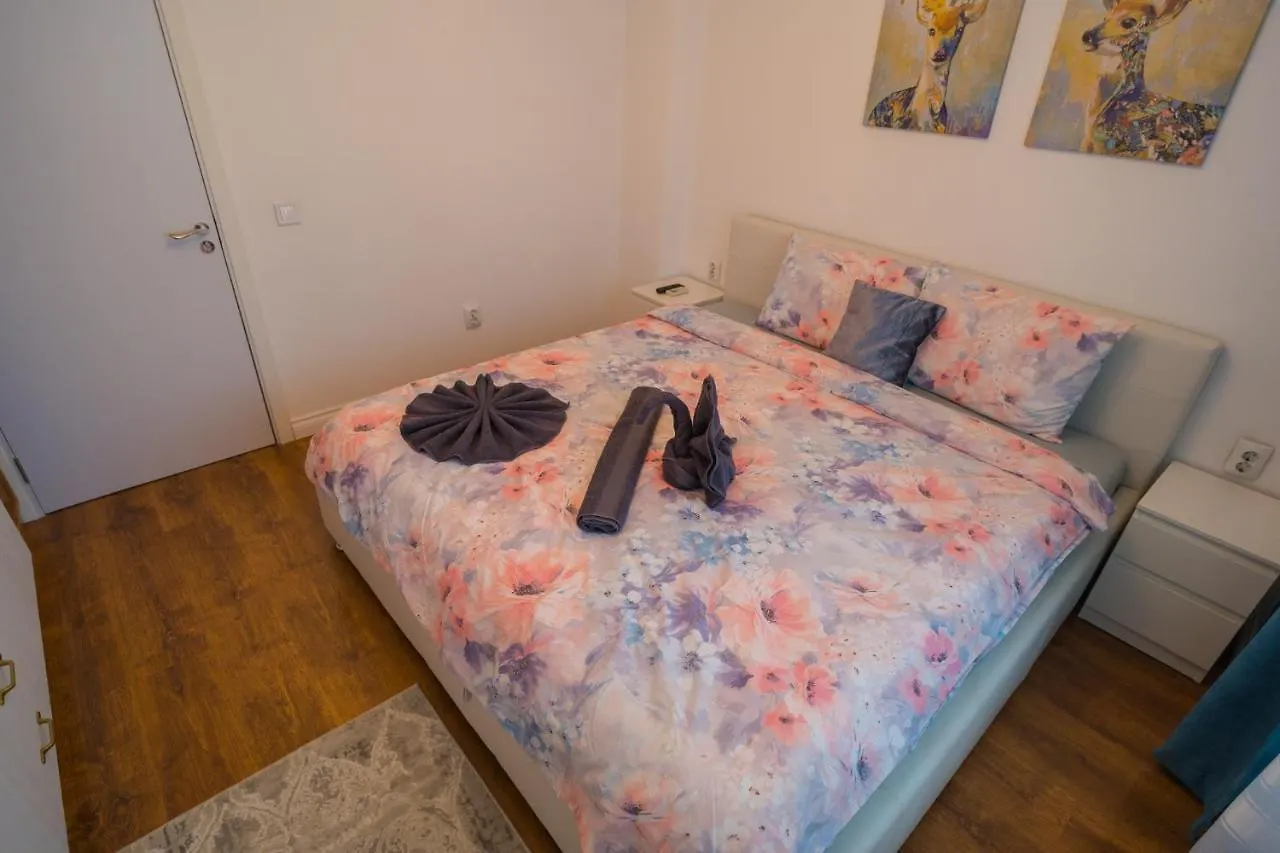 Cozy & Spacious 2Br Apartment With Netflix Bucharest