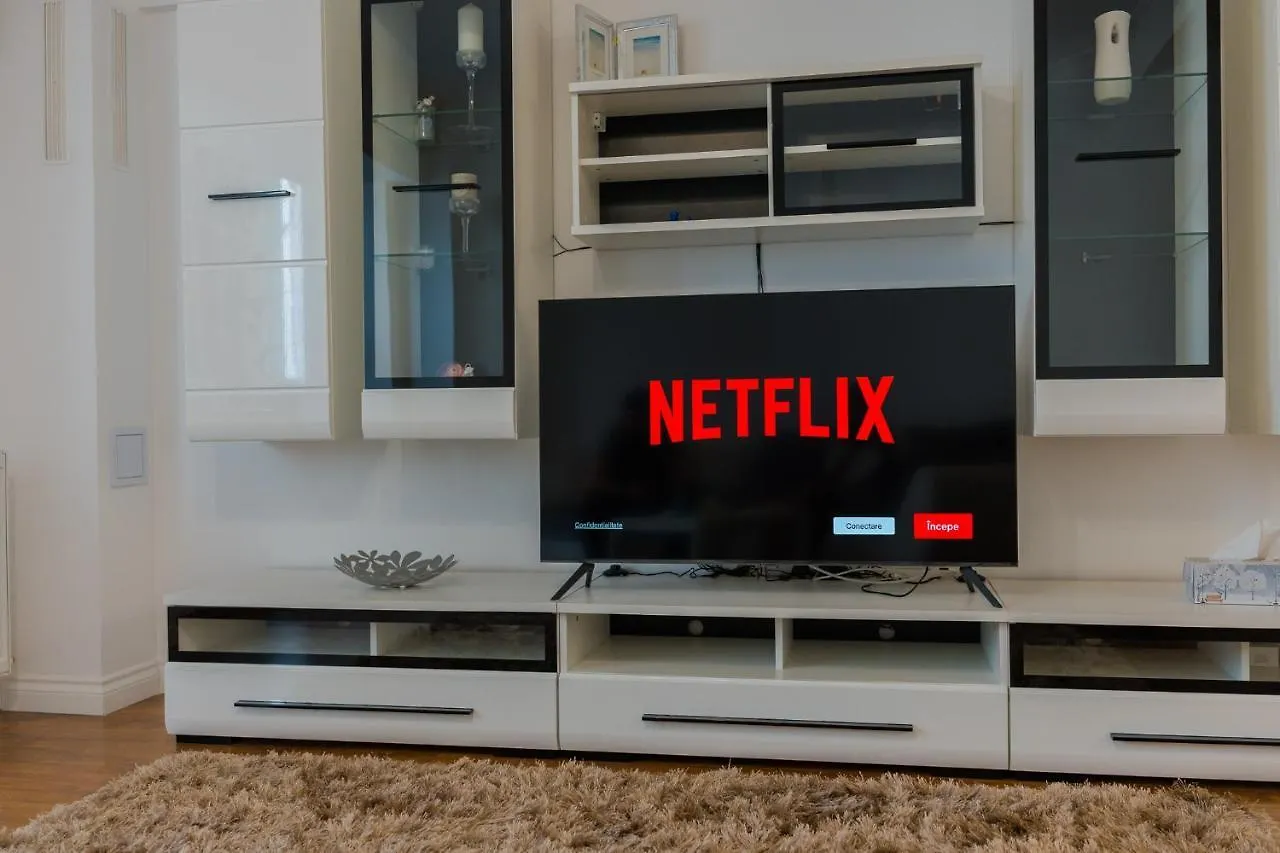 Cozy & Spacious 2Br Apartment With Netflix Bucharest Romania