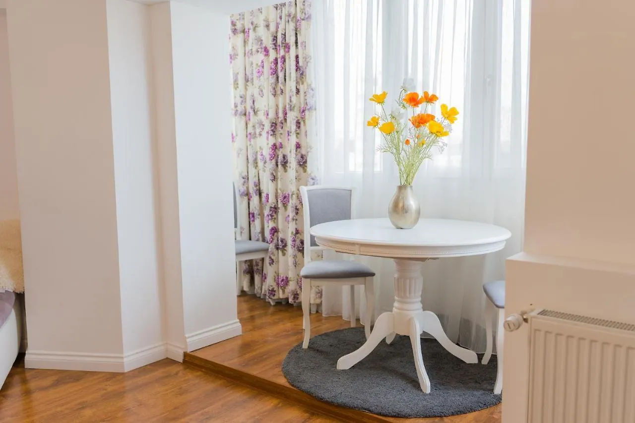 Cozy & Spacious 2Br Apartment With Netflix Bucharest