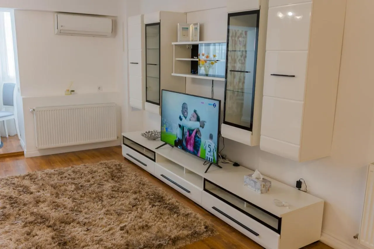 Cozy & Spacious 2Br Apartment With Netflix Bucharest 0*,  Romania