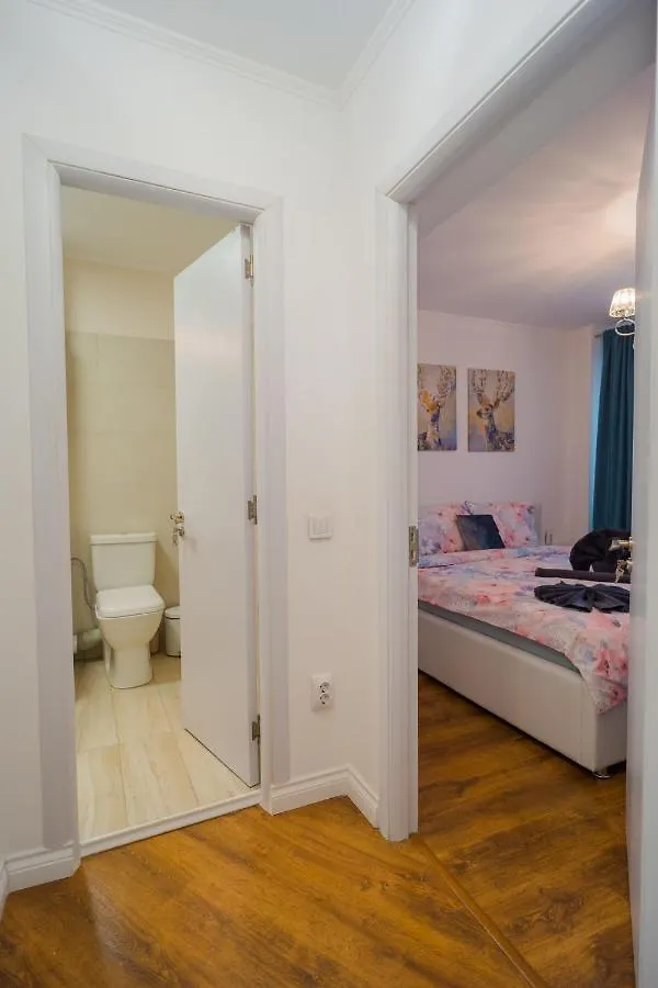 Cozy & Spacious 2Br Apartment With Netflix Bucharest