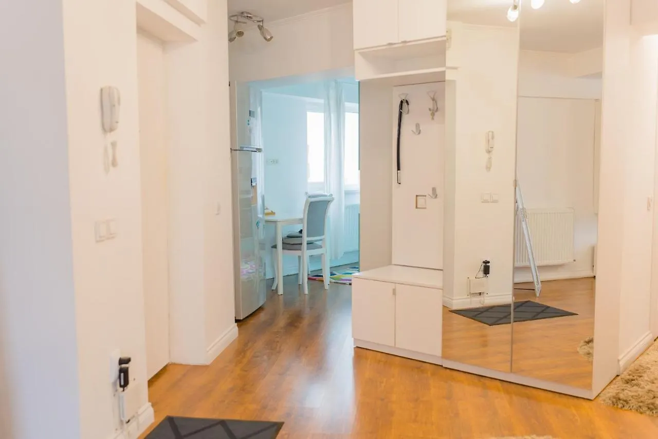 Cozy & Spacious 2Br Apartment With Netflix Bucharest