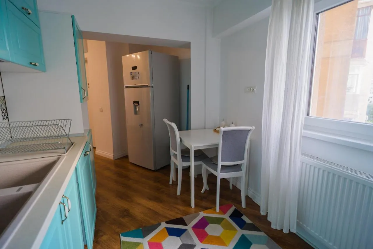 Cozy & Spacious 2Br Apartment With Netflix Bucharest 0*,  Romania