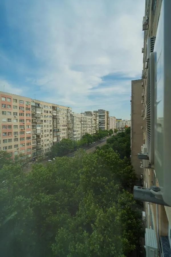 Cozy & Spacious 2Br Apartment With Netflix Bucharest