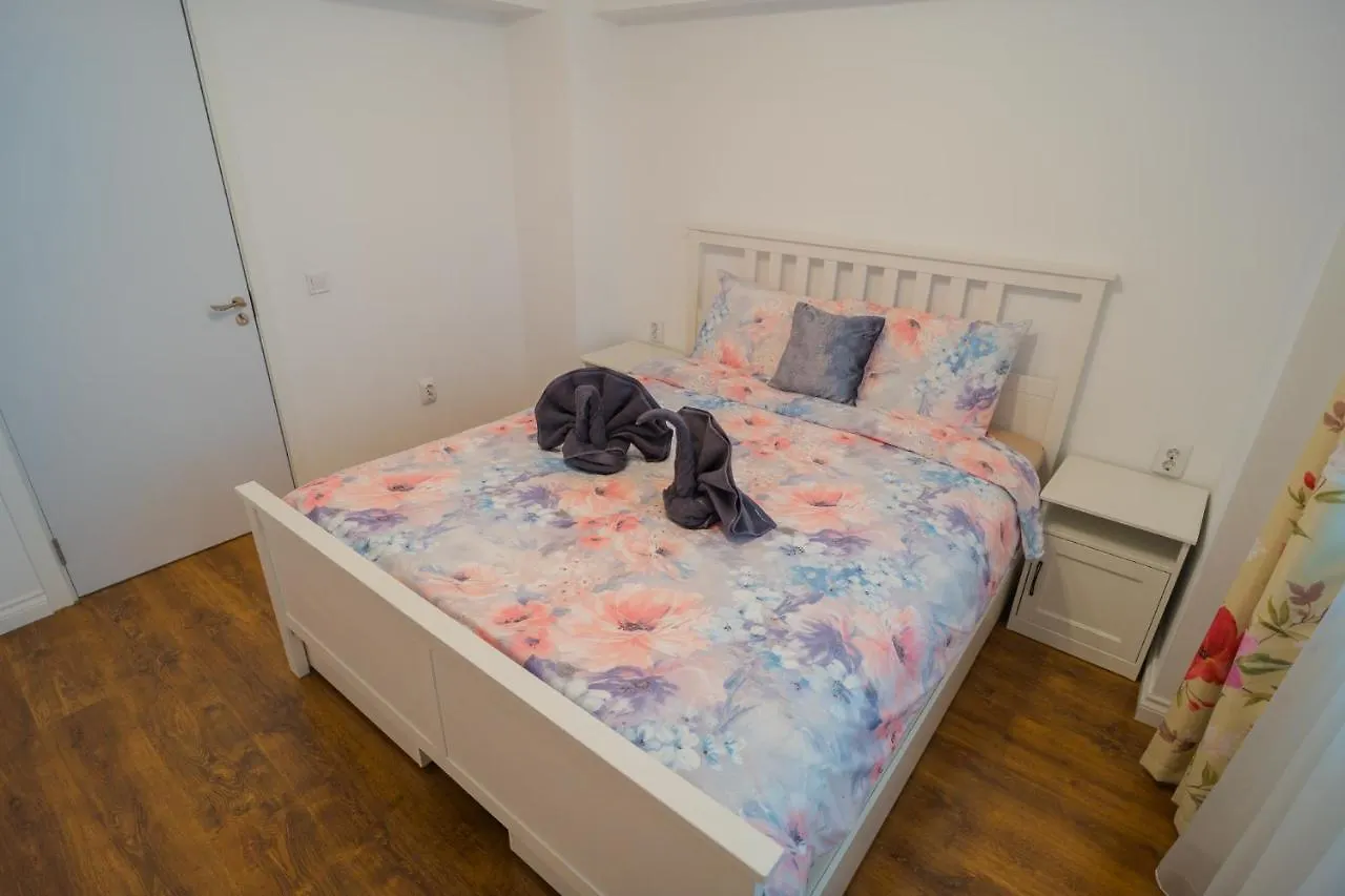 Cozy & Spacious 2Br Apartment With Netflix Bucharest