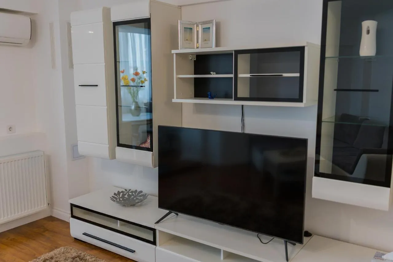 Cozy & Spacious 2Br Apartment With Netflix Bucharest