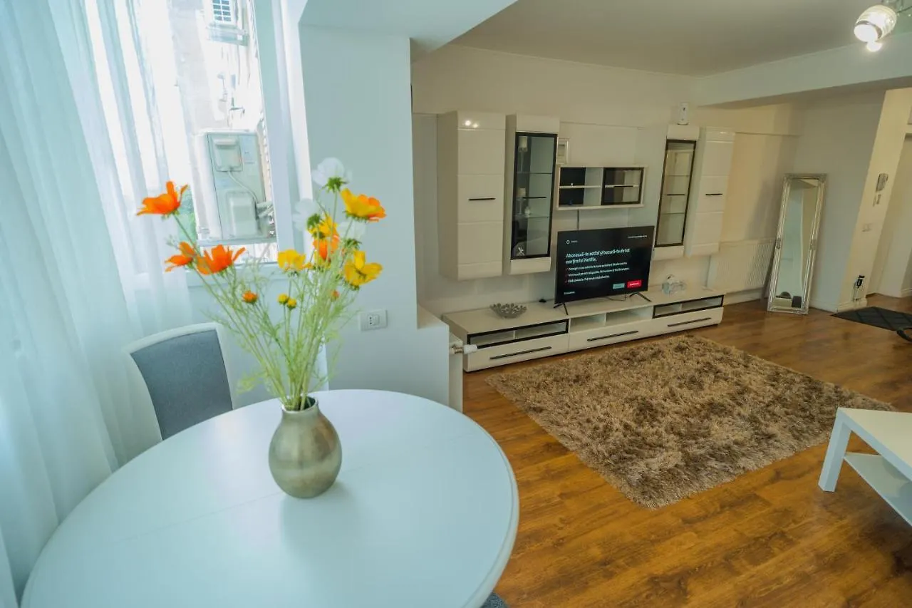 Cozy & Spacious 2Br Apartment With Netflix Bucharest