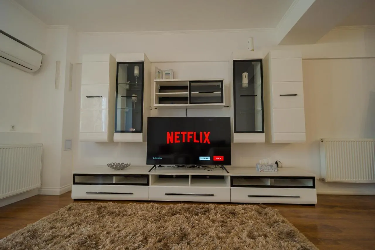 Cozy & Spacious 2Br Apartment With Netflix Bucharest