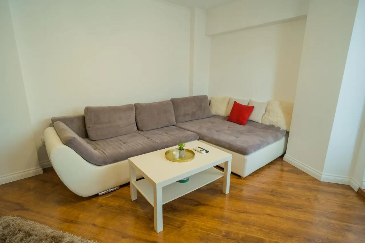 Cozy & Spacious 2Br Apartment With Netflix location