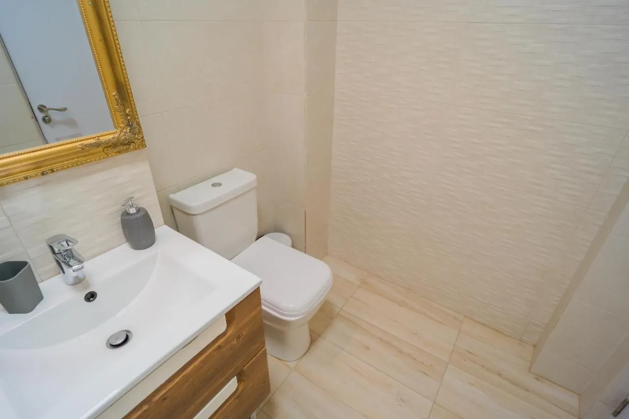 Cozy & Spacious 2Br Apartment With Netflix Bucharest Romania