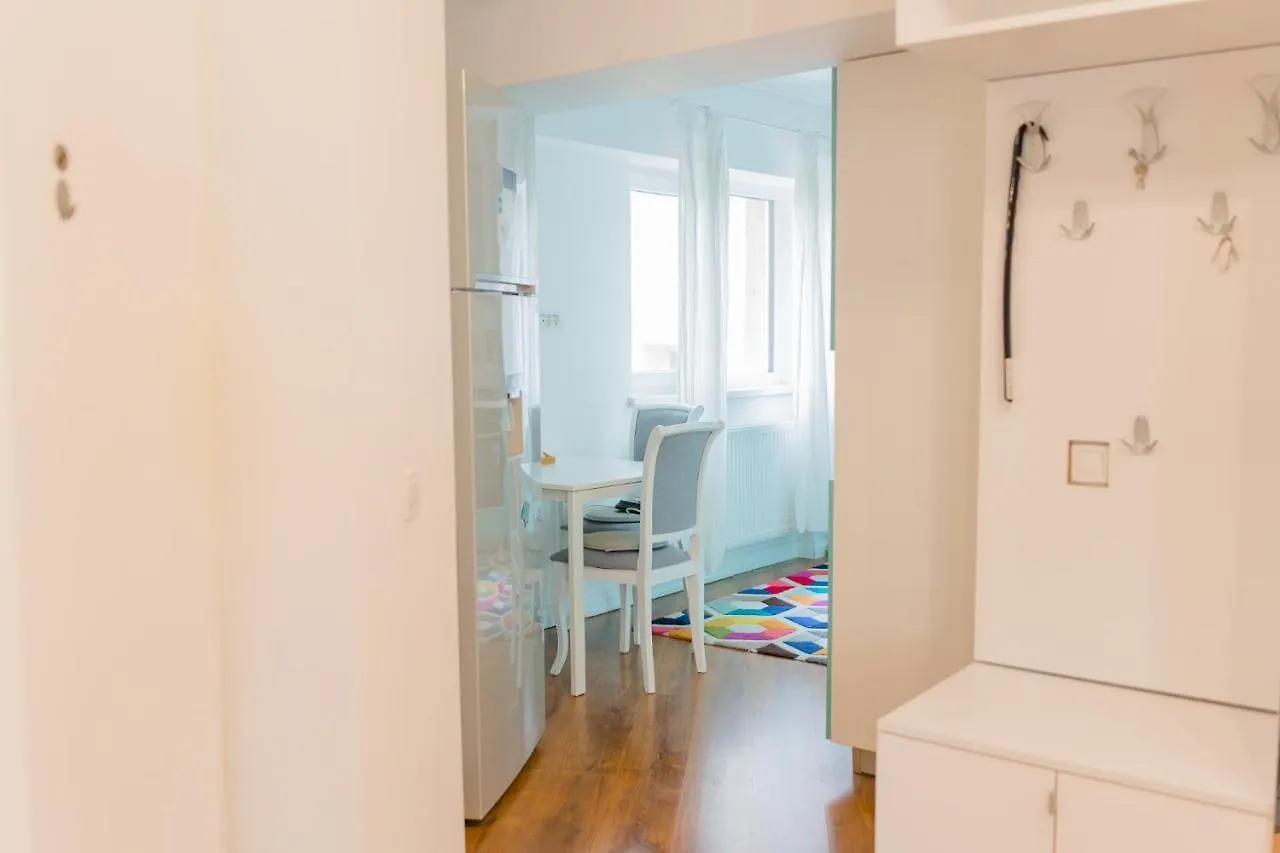Cozy & Spacious 2Br Apartment With Netflix Bucharest