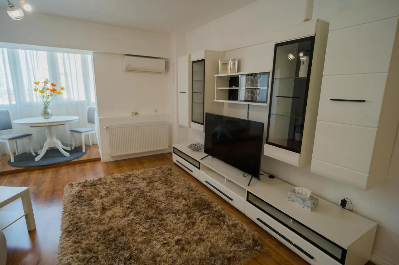 Cozy & Spacious 2Br Apartment With Netflix Bucharest 0*,