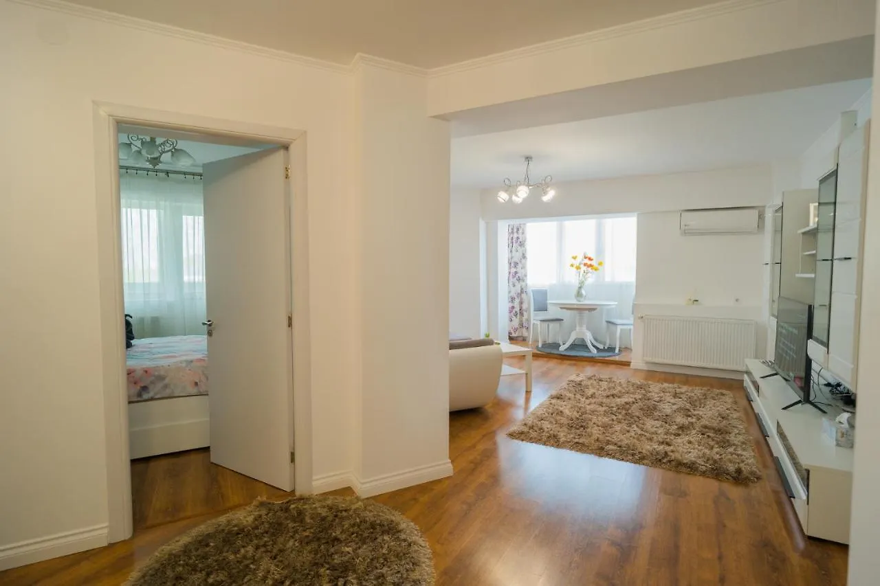 Cozy & Spacious 2Br Apartment With Netflix Bucharest