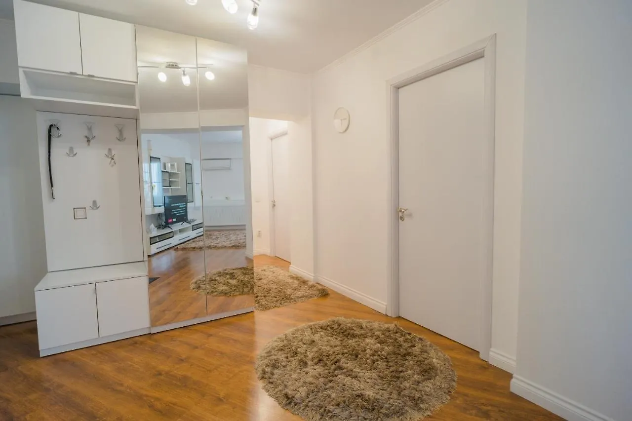 Cozy & Spacious 2Br Apartment With Netflix Bucharest