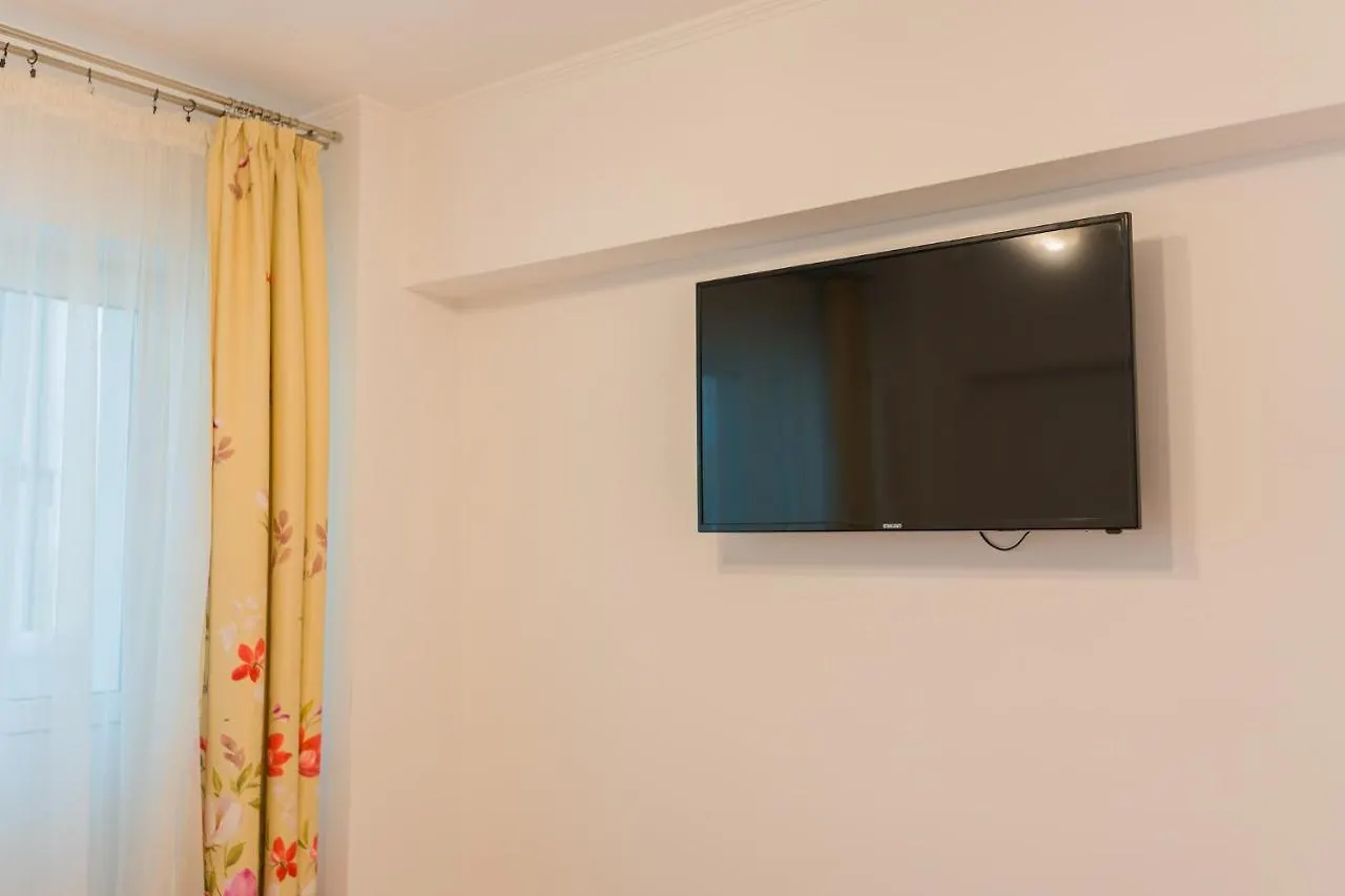 Cozy & Spacious 2Br Apartment With Netflix Bucharest