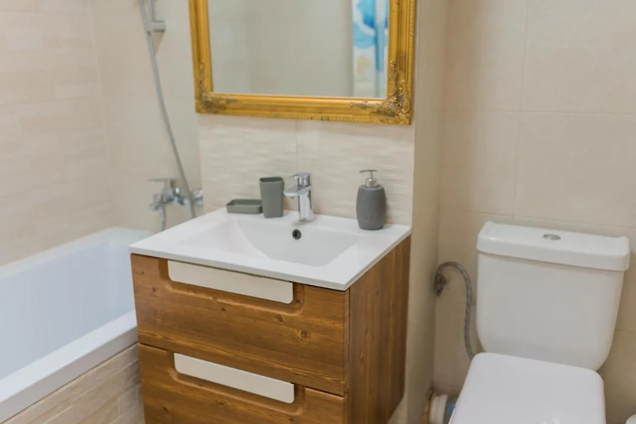 Cozy & Spacious 2Br Apartment With Netflix Bucharest